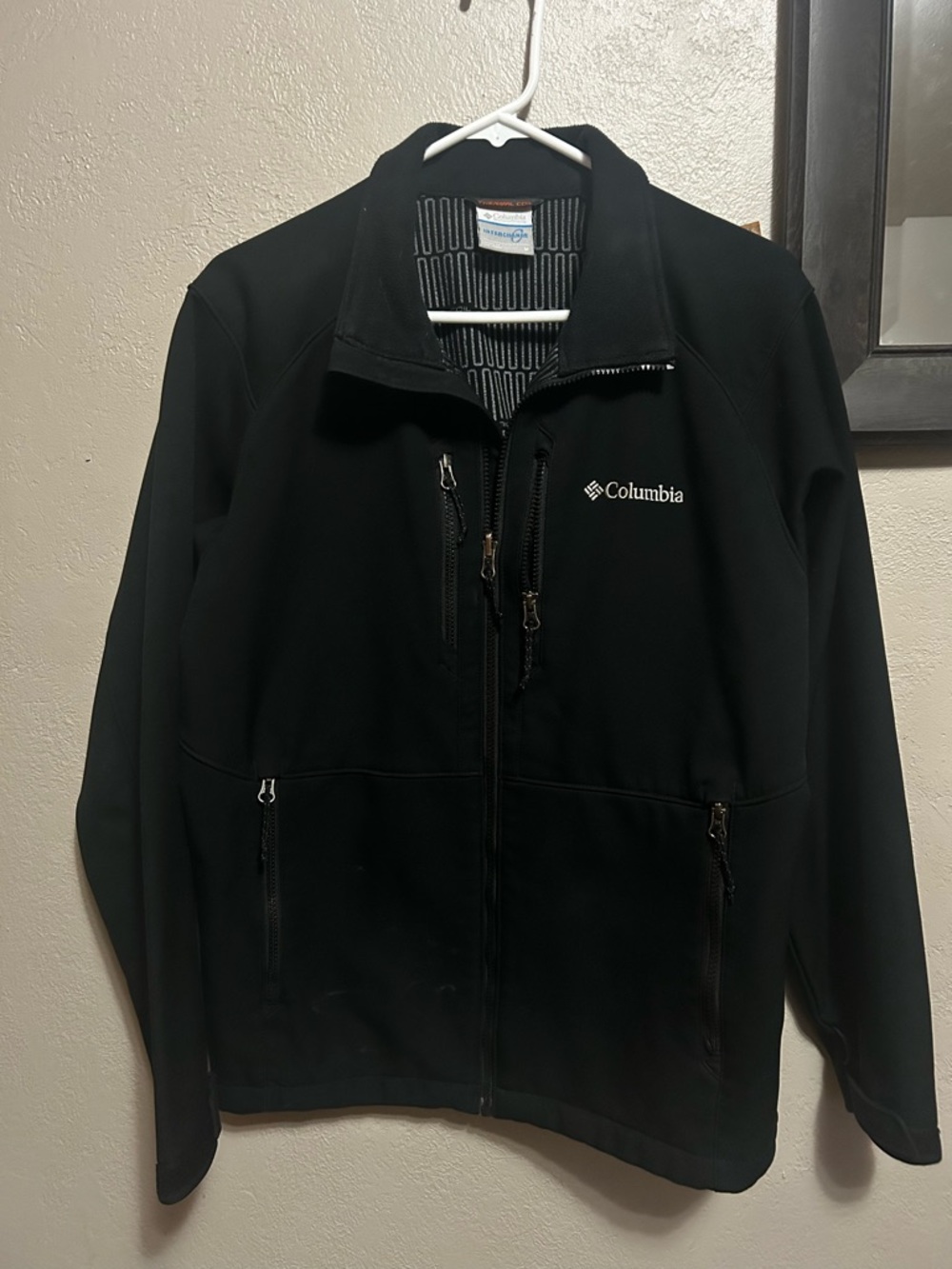 Columbia Women’s Black Softshell Jacket